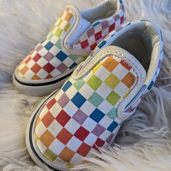 rainbow checkered vans size 4
